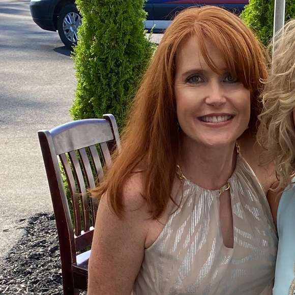 Meet your Posher, Lynn - Picture 2 of 2